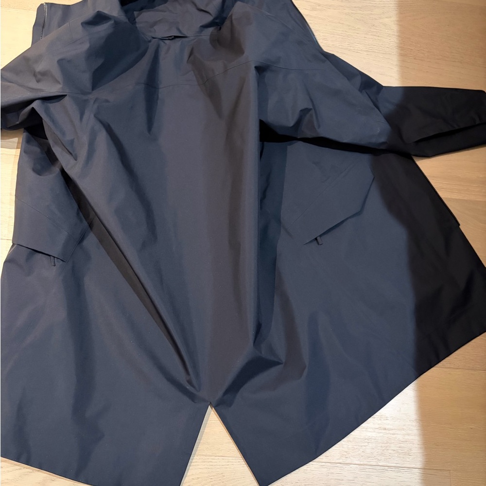 Arcteryx Men's Black monitorJacket - Picture 4 of 9